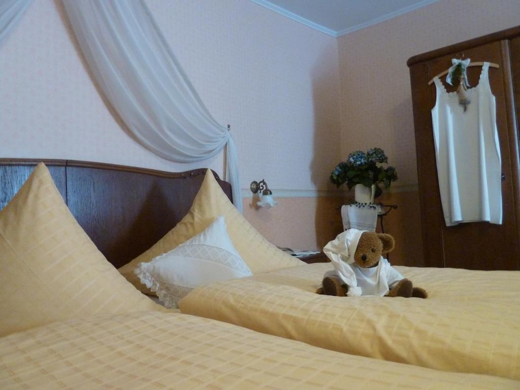 Alte Weinstuben Steinfelder Hof Garni 3*