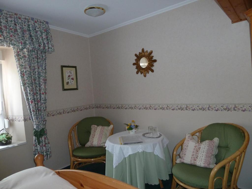 Bed & Breakfast Alte Weinstuben Steinfelder Hof Garni 3*